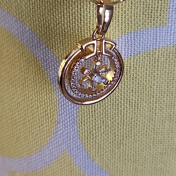 Gold tone pendant on a 24"  Gold filled chain - Picture 2 of 4